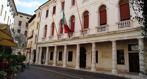 Post su Silvia Romano il comune di Asolo prende formalmente le